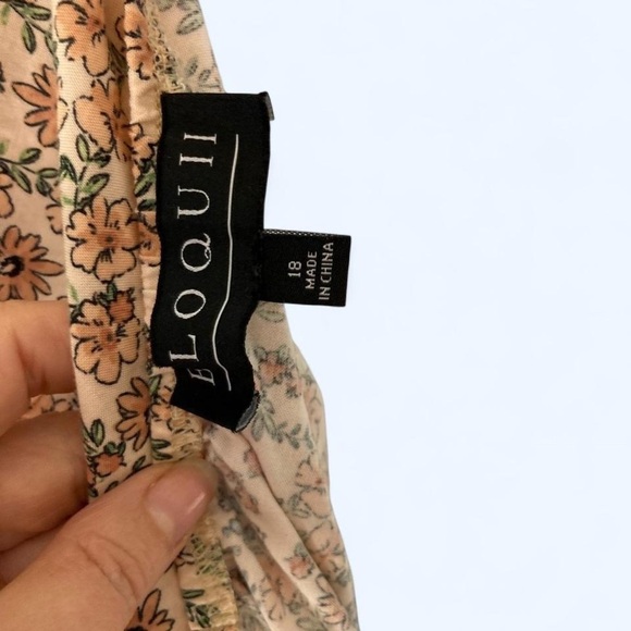 Eloquii Tan Cropped  Floral Blouse - Picture 3 of 4